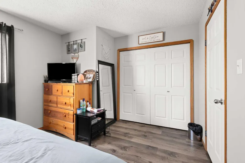 241 Upland Boulevard W Brooks AB T1R0R1