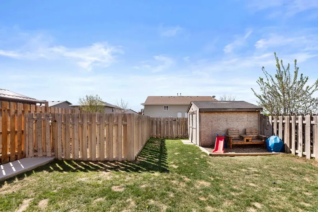 241 Upland Boulevard W Brooks AB T1R0R1