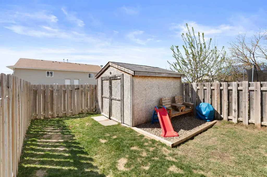 241 Upland Boulevard W Brooks AB T1R0R1