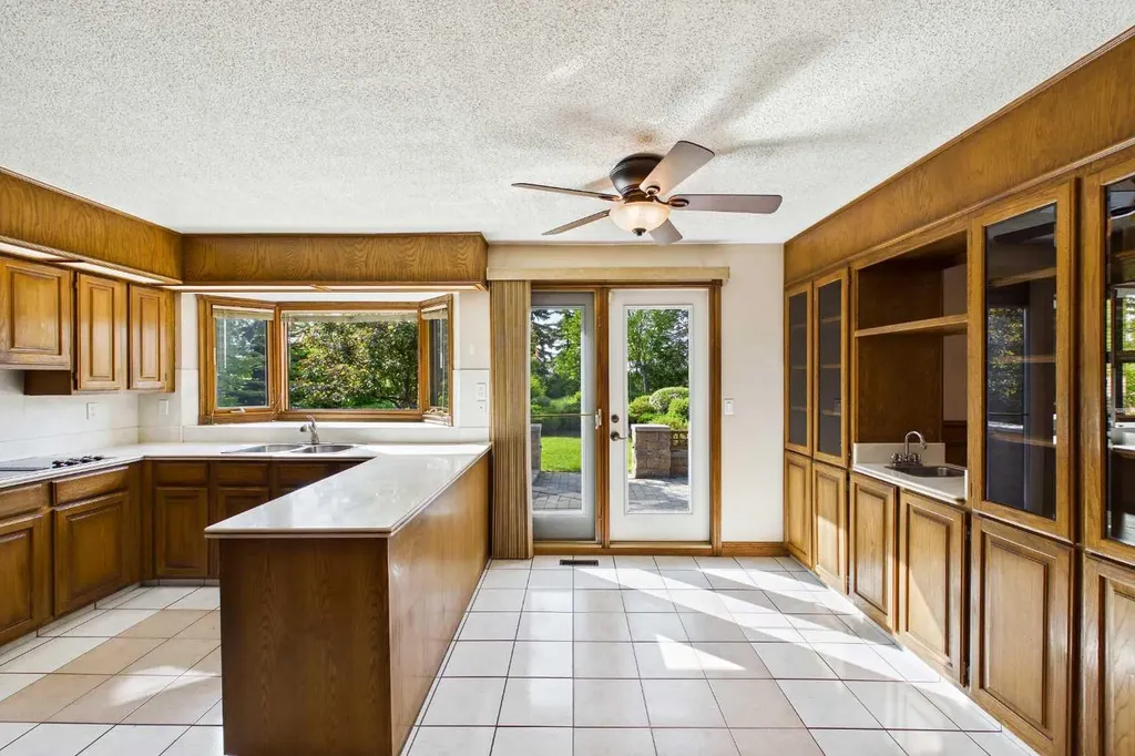 168 Canterville Drive SW Calgary AB T2W3X2