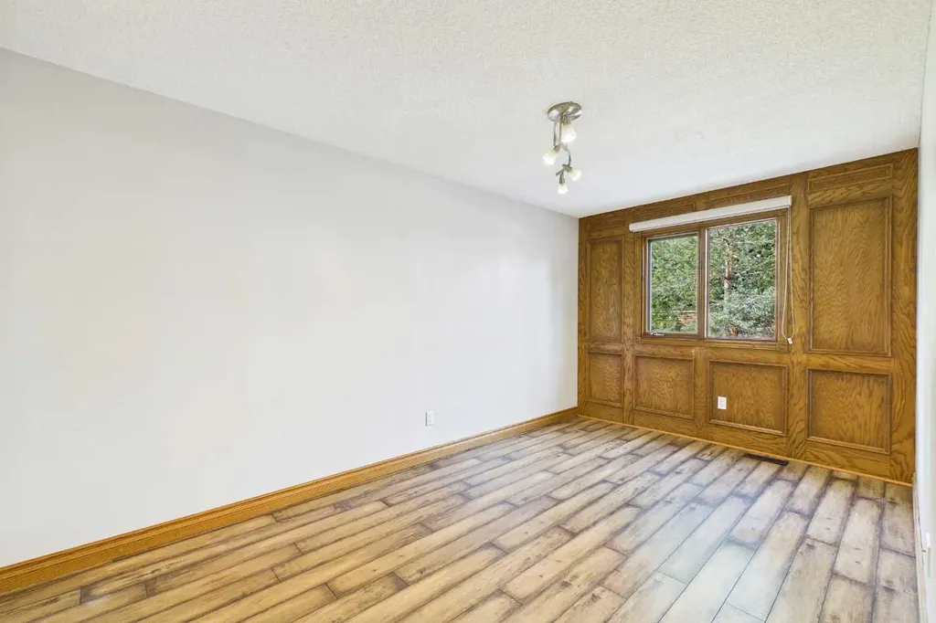 168 Canterville Drive SW Calgary AB T2W3X2