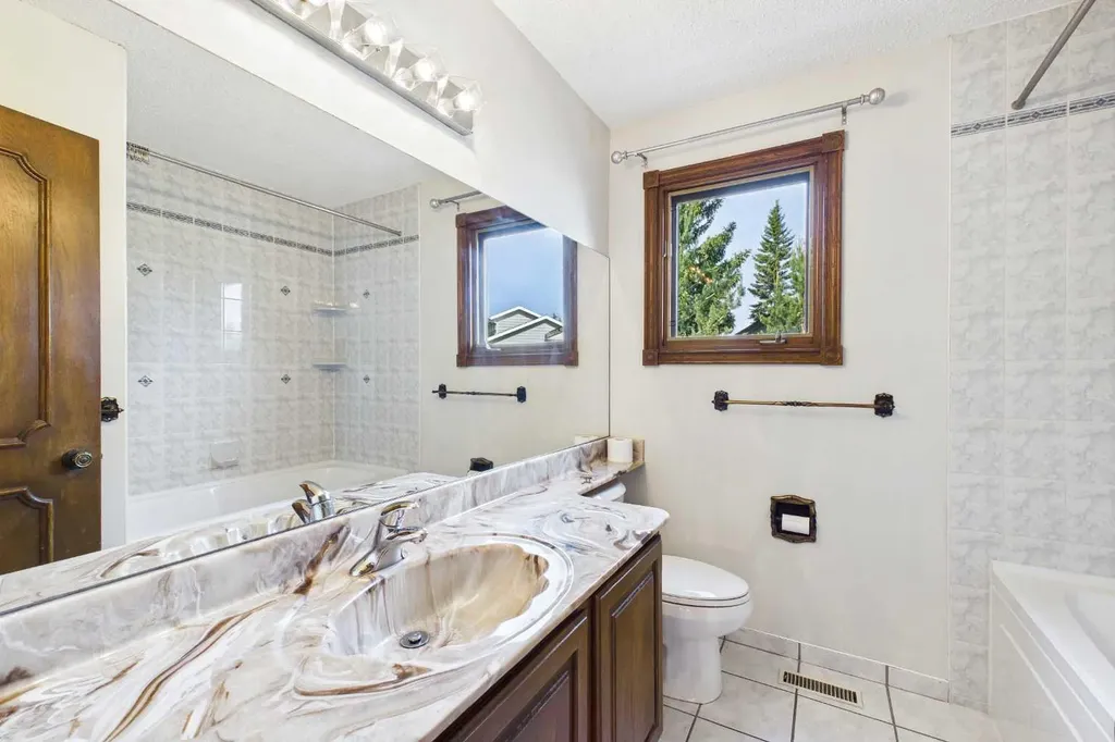 168 Canterville Drive SW Calgary AB T2W3X2