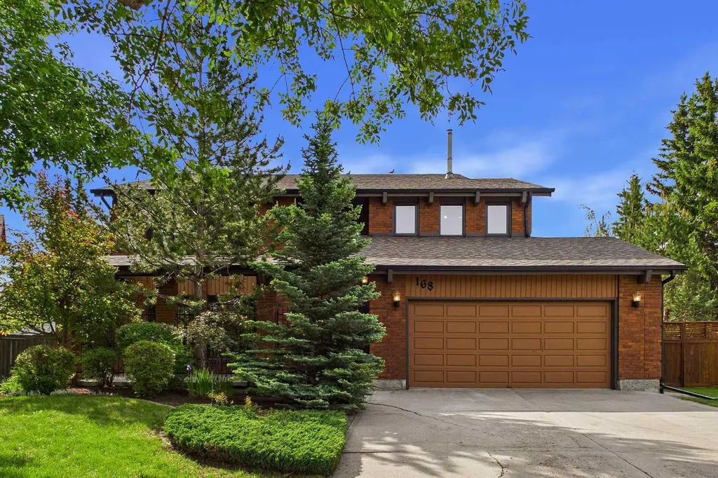 168 Canterville Drive SW Calgary AB T2W3X2