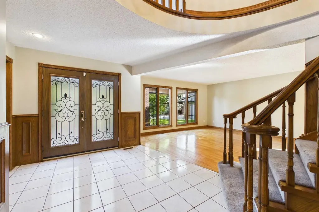 168 Canterville Drive SW Calgary AB T2W3X2