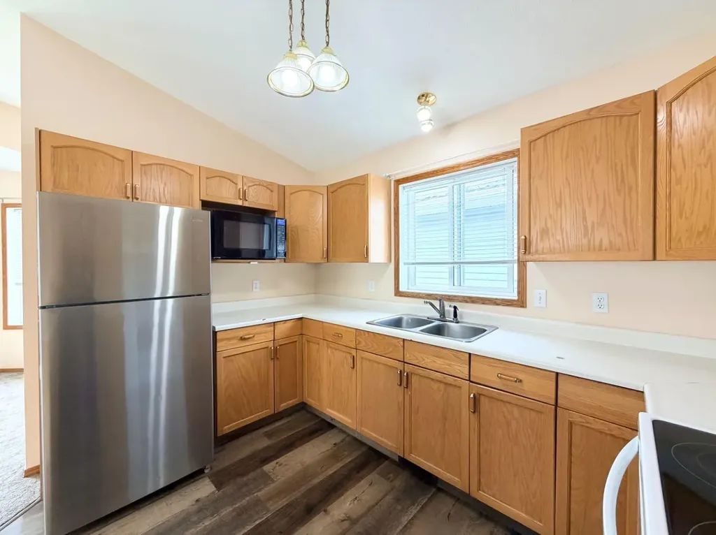 9622 123 Avenue Grande Prairie AB T8V 6Z9