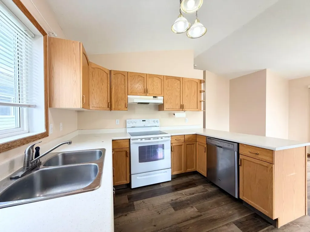 9622 123 Avenue Grande Prairie AB T8V 6Z9