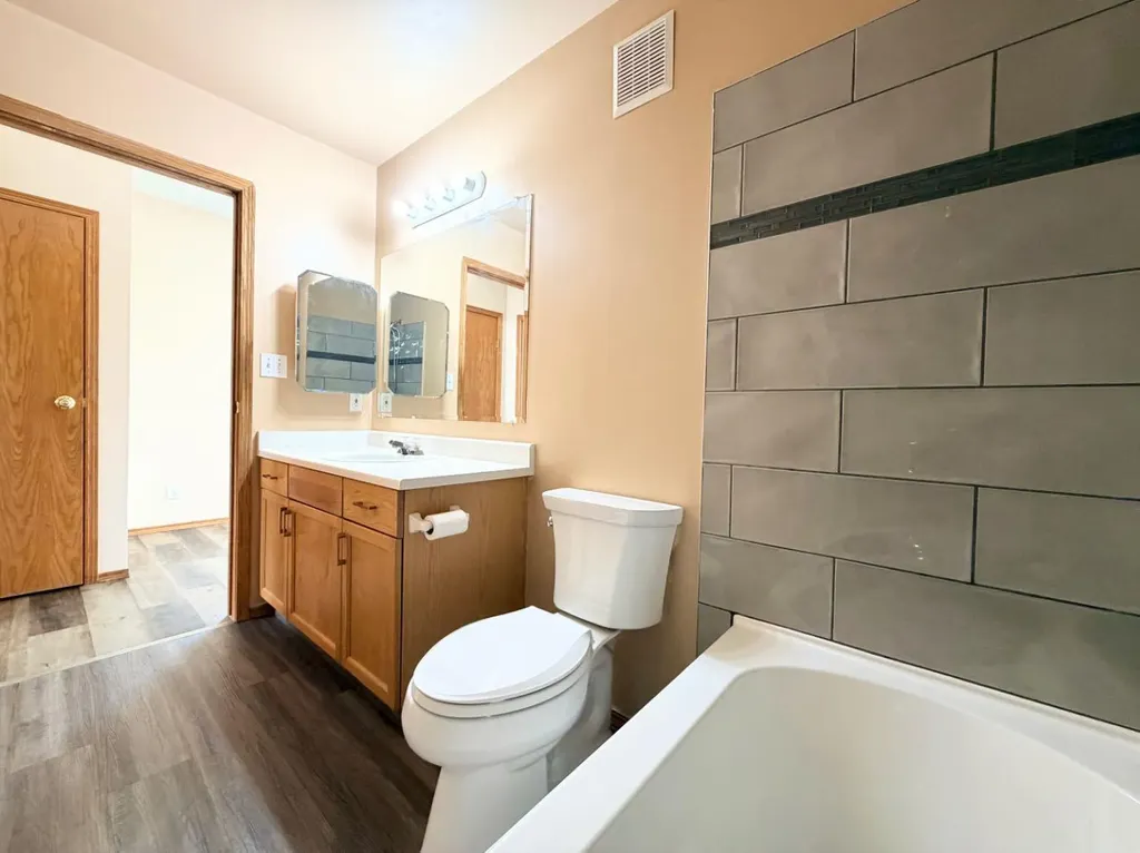 9622 123 Avenue Grande Prairie AB T8V 6Z9