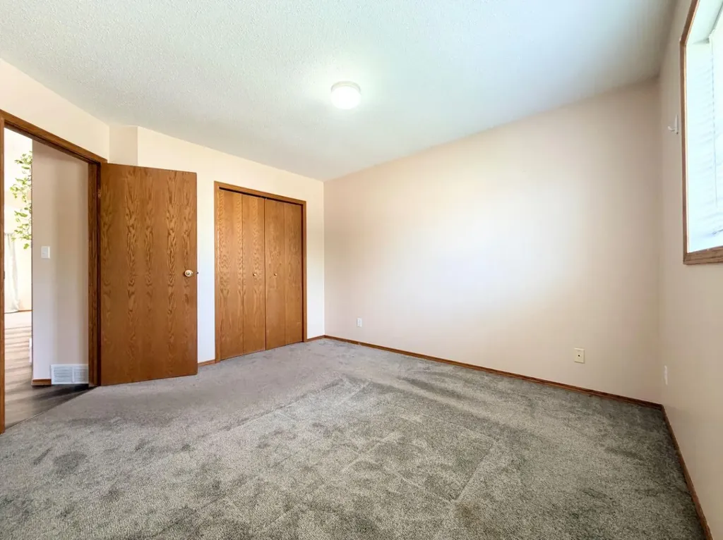 9622 123 Avenue Grande Prairie AB T8V 6Z9