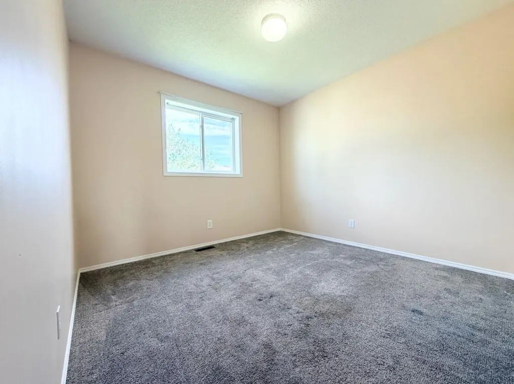 9622 123 Avenue Grande Prairie AB T8V 6Z9