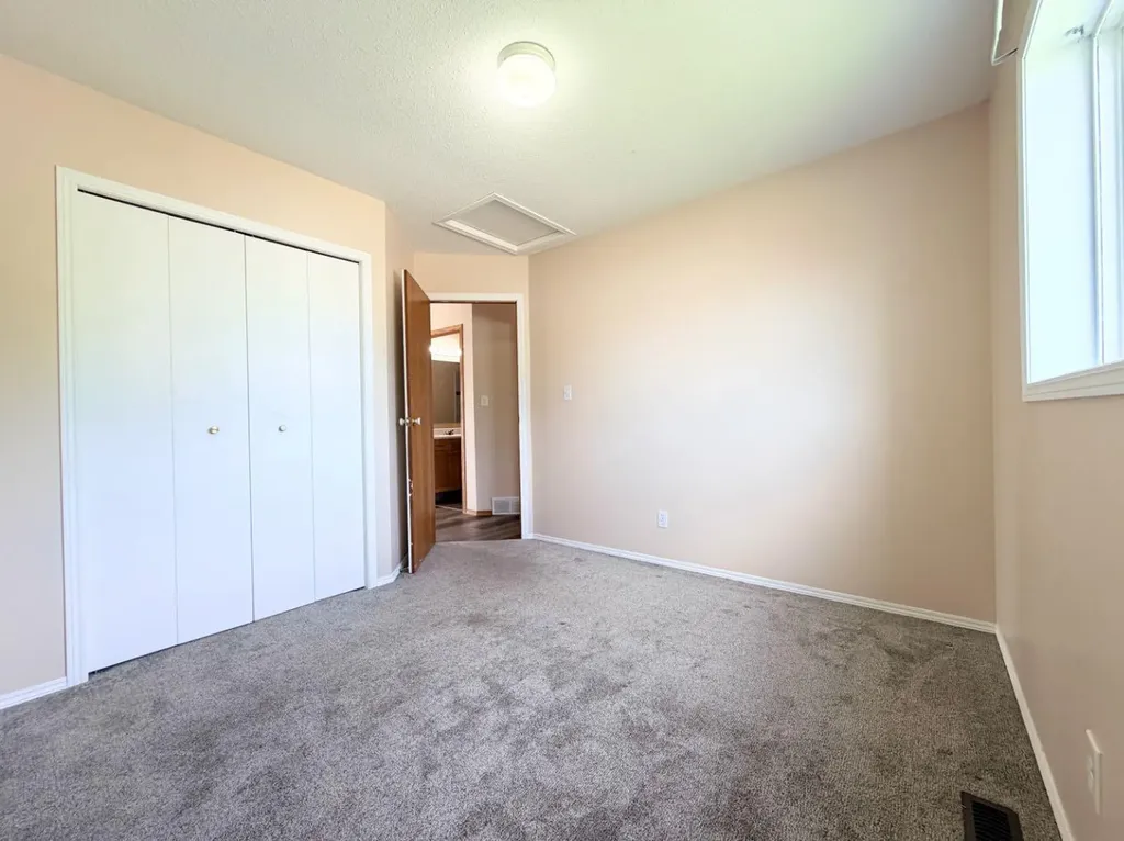 9622 123 Avenue Grande Prairie AB T8V 6Z9