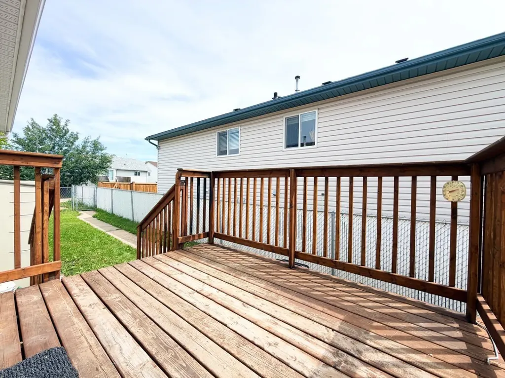 9622 123 Avenue Grande Prairie AB T8V 6Z9
