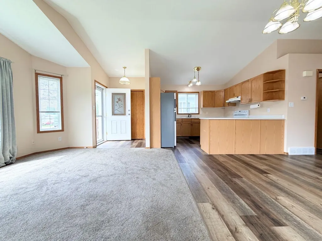 9622 123 Avenue Grande Prairie AB T8V 6Z9