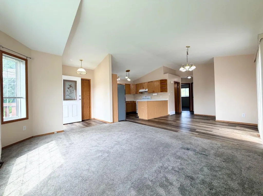 9622 123 Avenue Grande Prairie AB T8V 6Z9