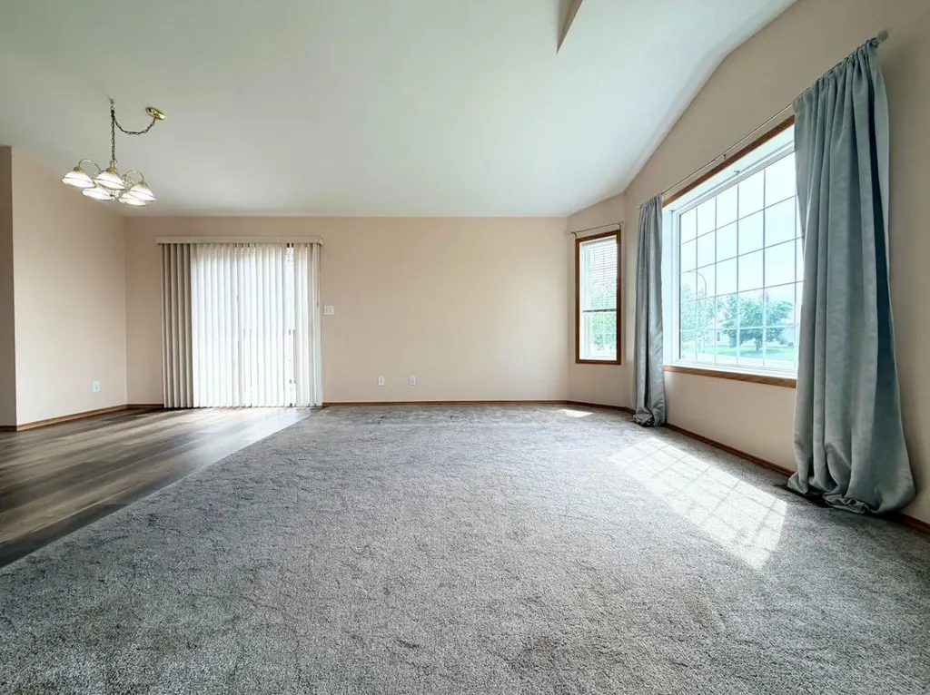 9622 123 Avenue Grande Prairie AB T8V 6Z9