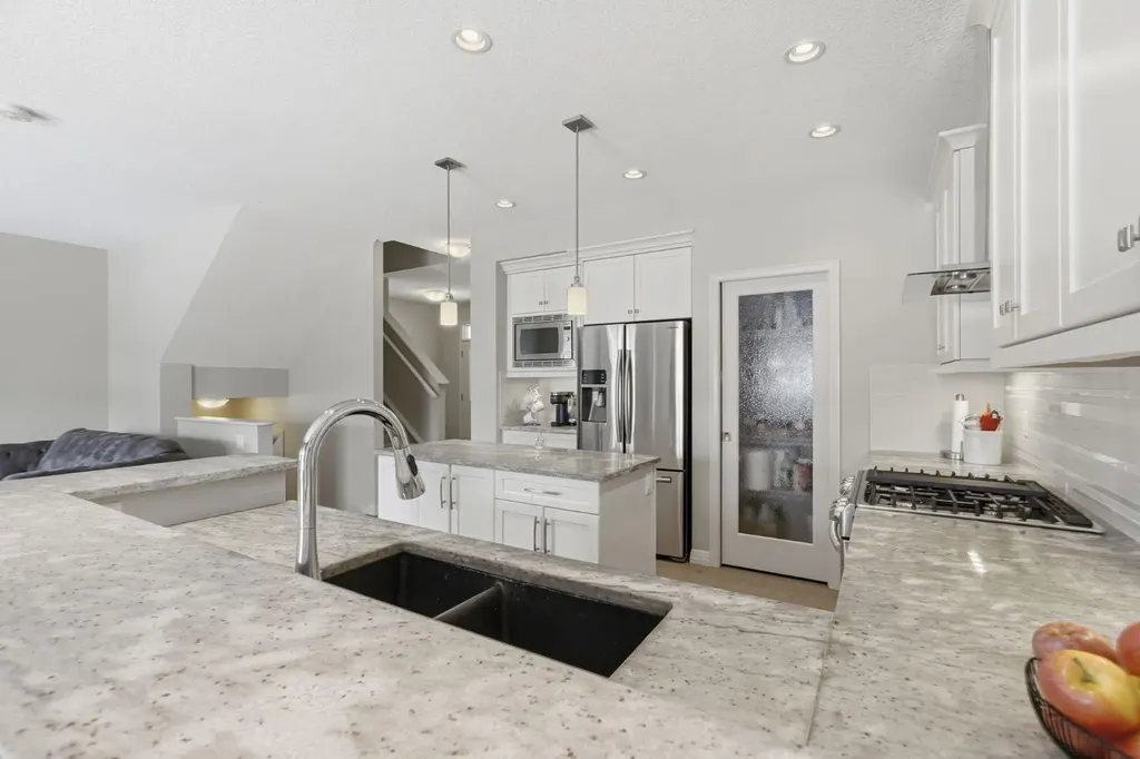132 Sundown Way Cochrane AB T4C 2M6