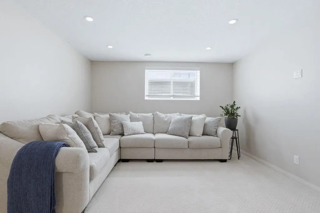 132 Sundown Way Cochrane AB T4C 2M6