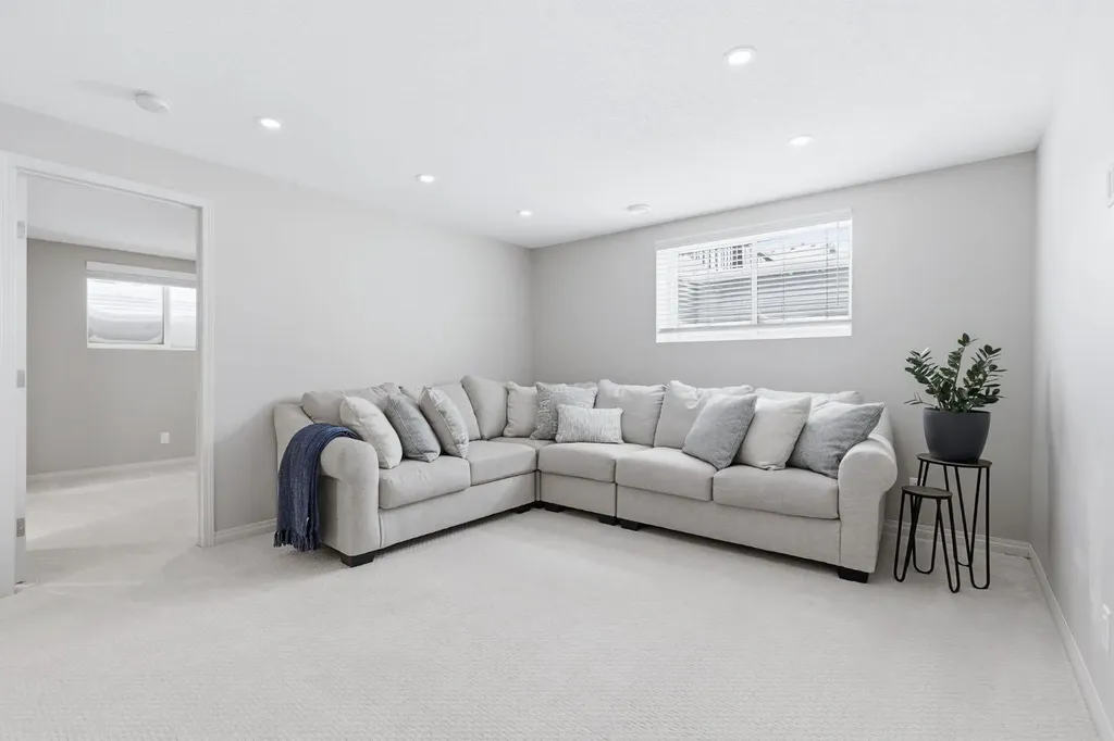 132 Sundown Way Cochrane AB T4C 2M6