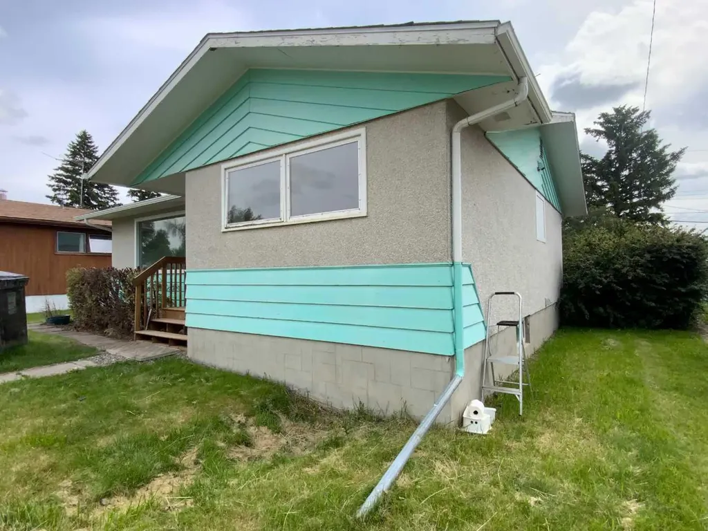521 4 Street SE Three Hills AB T0M 2A0