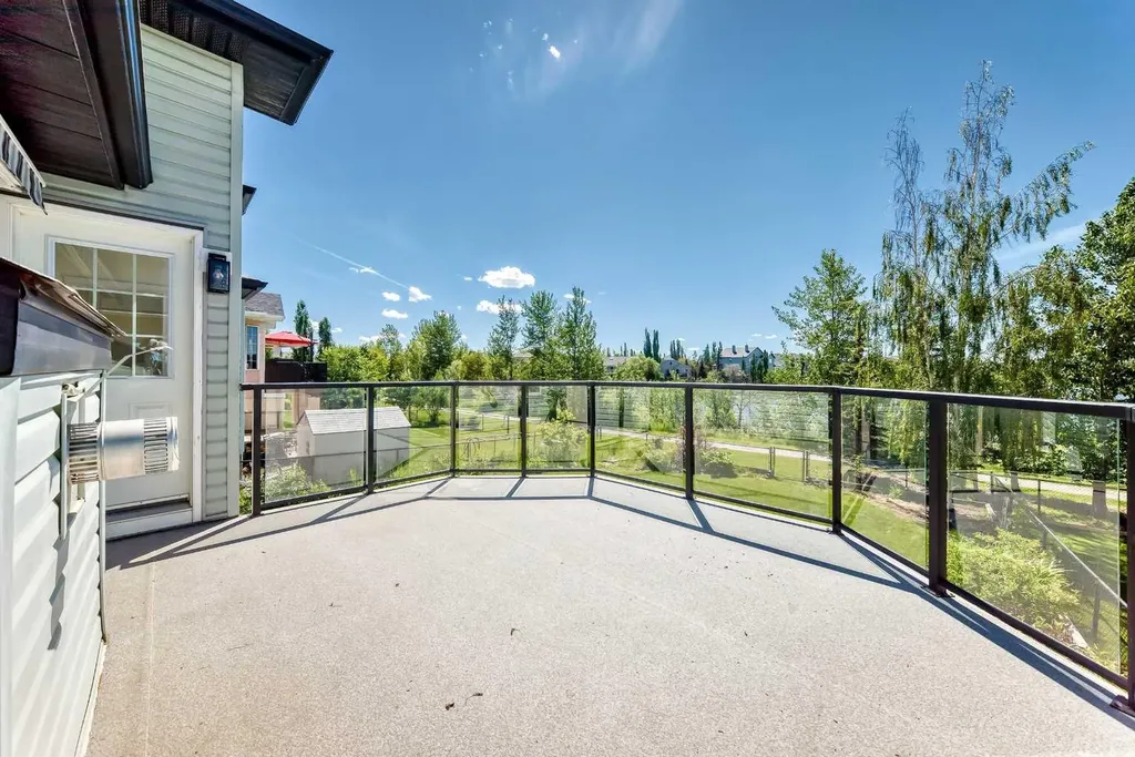161 West Creek Pond Chestermere AB T1X 1H4