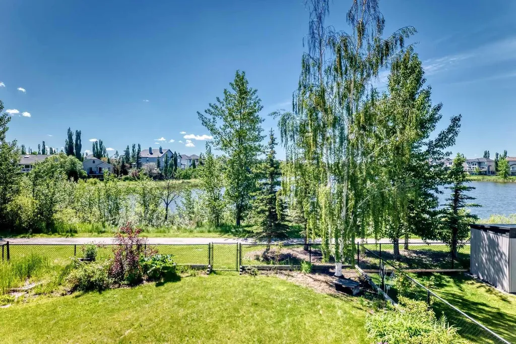 161 West Creek Pond Chestermere AB T1X 1H4