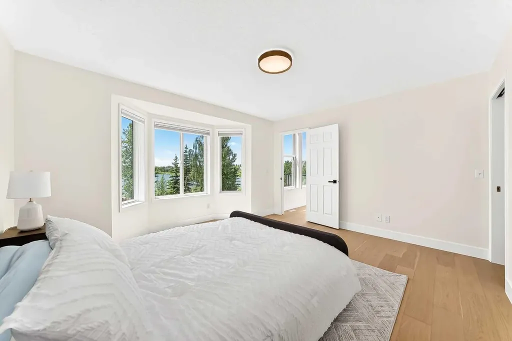161 West Creek Pond Chestermere AB T1X 1H4