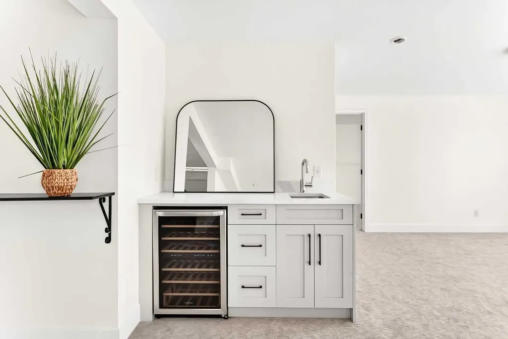 161 West Creek Pond Chestermere AB T1X 1H4