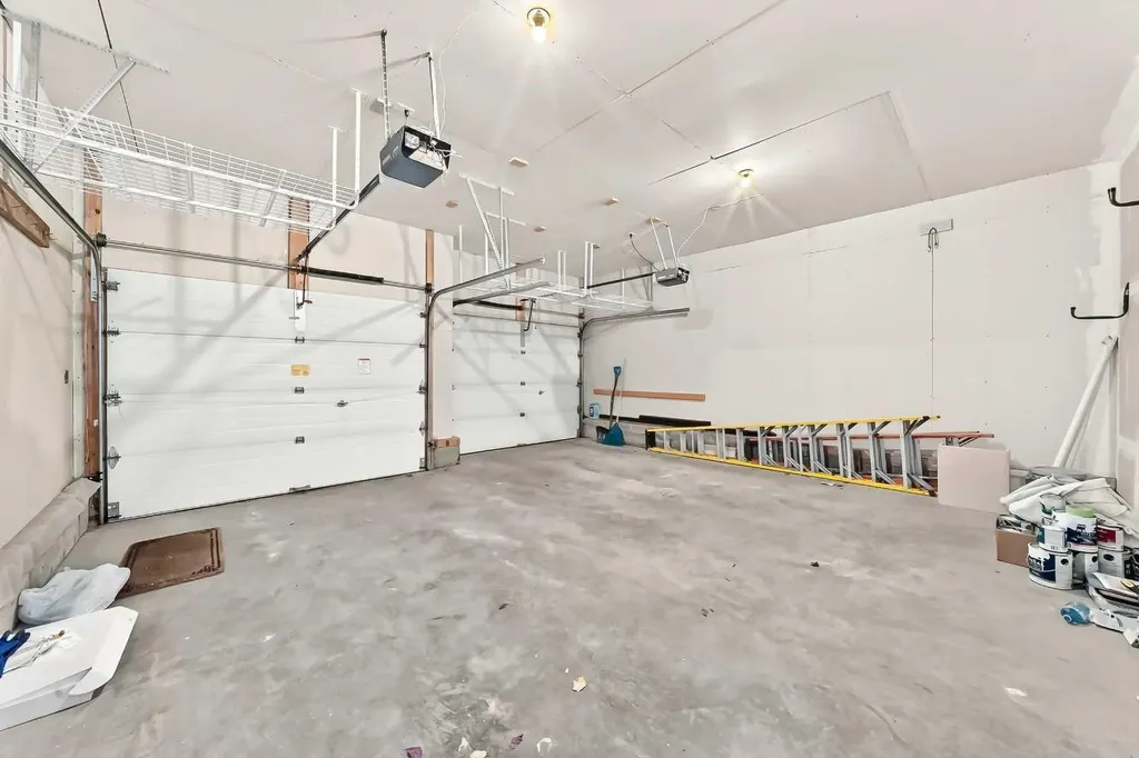 161 West Creek Pond Chestermere AB T1X 1H4
