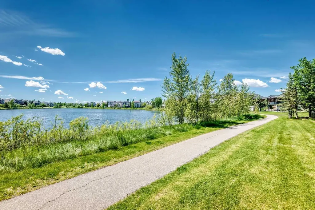 161 West Creek Pond Chestermere AB T1X 1H4