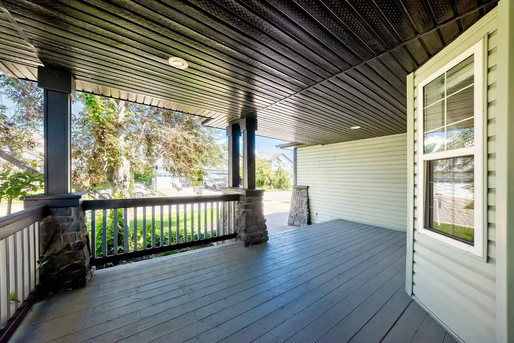 161 West Creek Pond Chestermere AB T1X 1H4