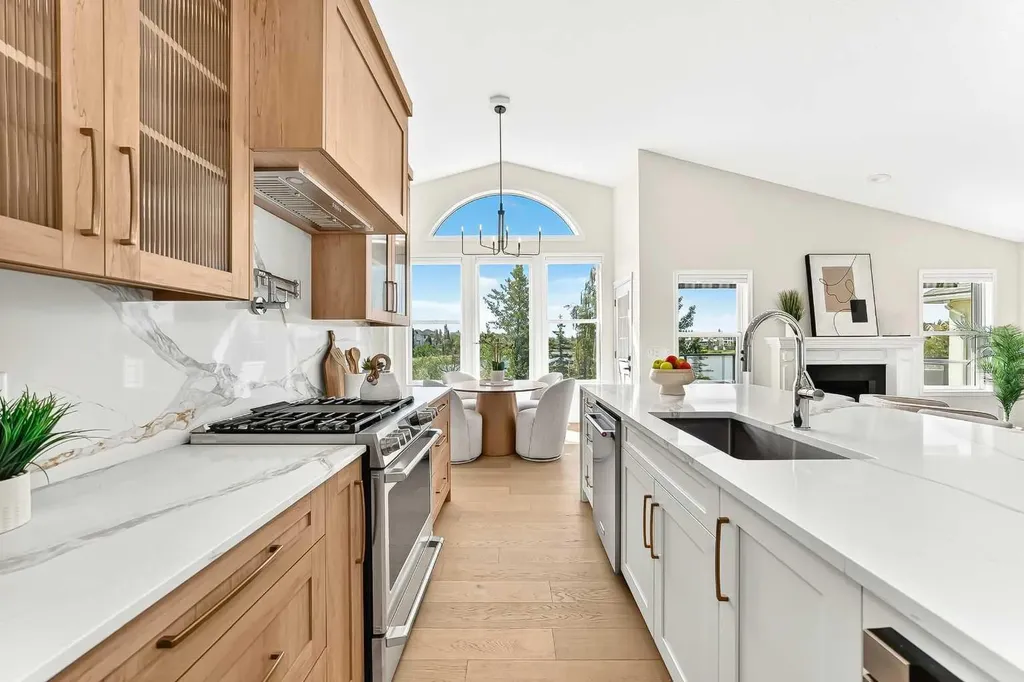 161 West Creek Pond Chestermere AB T1X 1H4