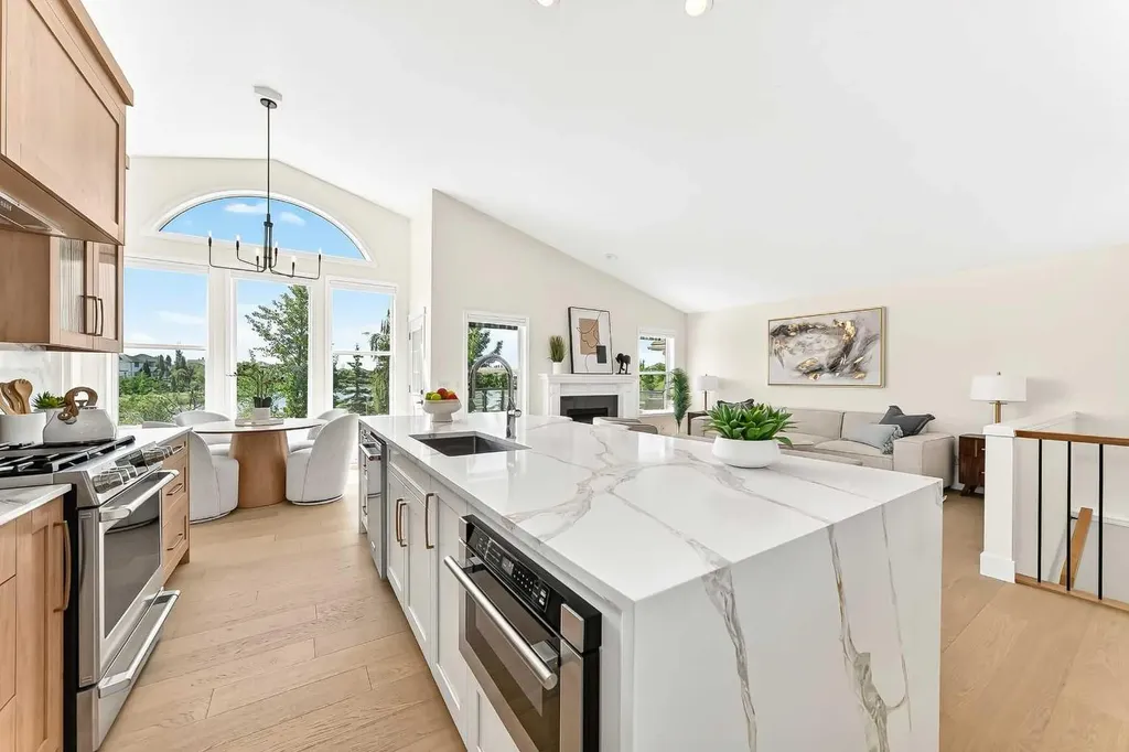 161 West Creek Pond Chestermere AB T1X 1H4