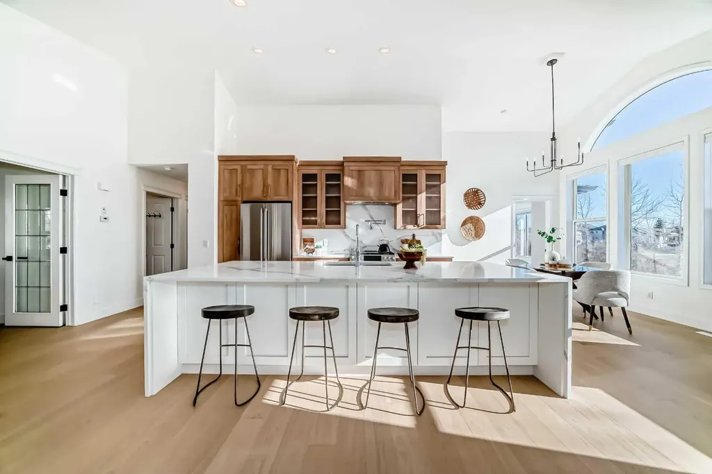 161 West Creek Pond Chestermere AB T1X 1H4