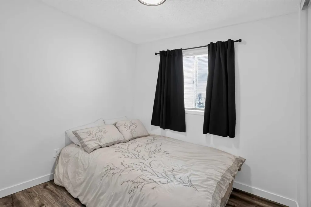 113 Mt Lorette Place SE Calgary AB T2Z 2M1