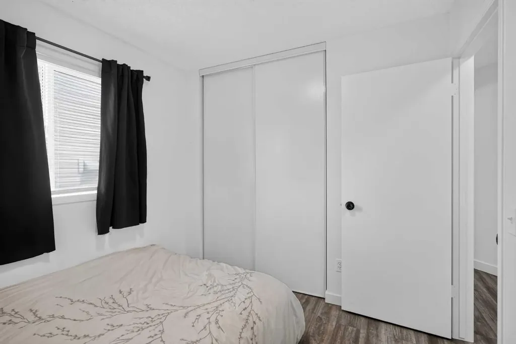 113 Mt Lorette Place SE Calgary AB T2Z 2M1