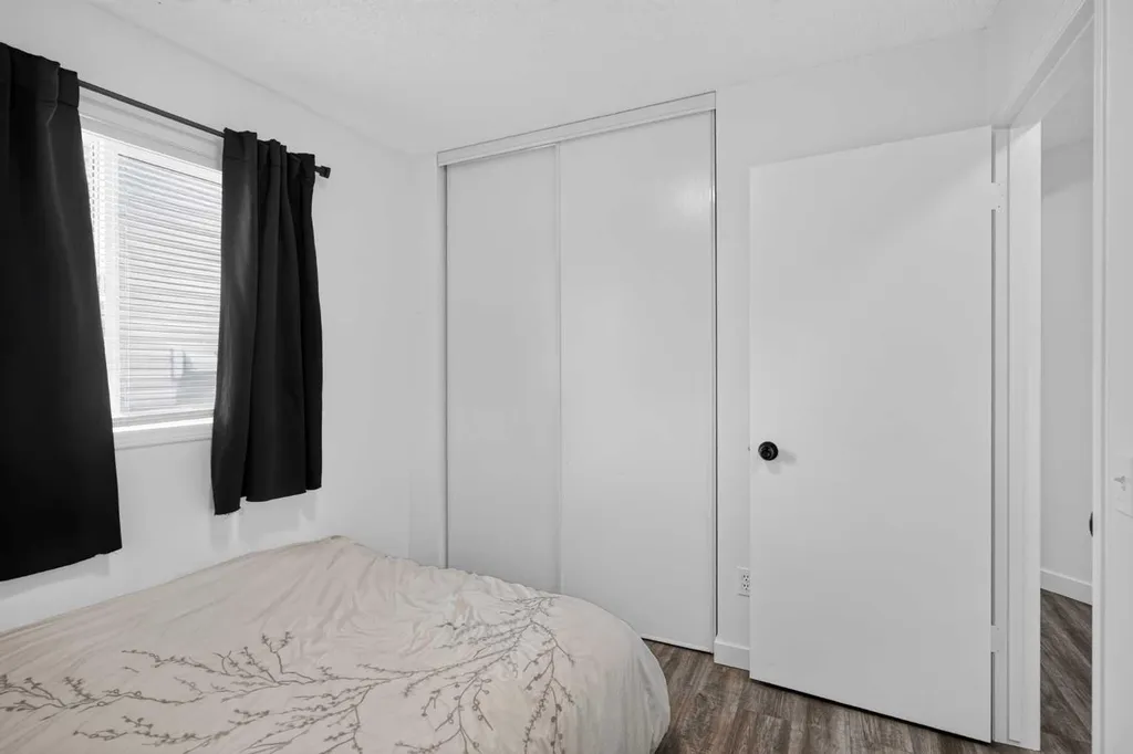 113 Mt Lorette Place SE Calgary AB T2Z 2M1