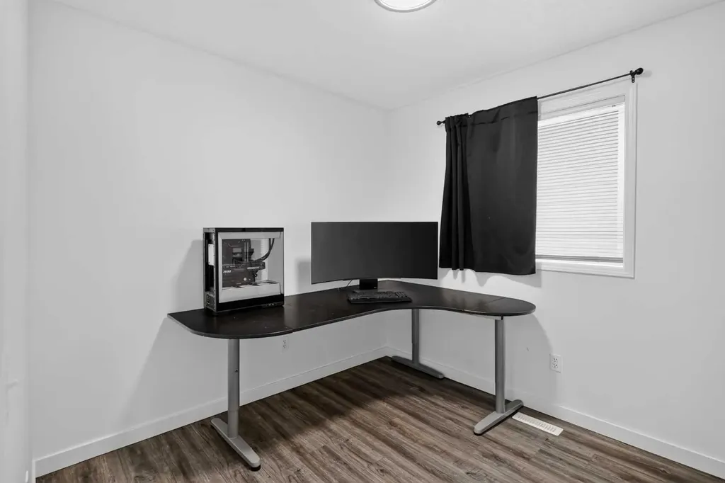 113 Mt Lorette Place SE Calgary AB T2Z 2M1