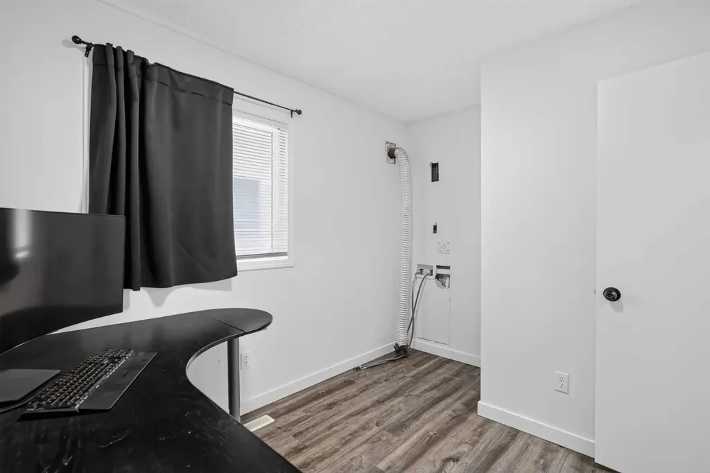 113 Mt Lorette Place SE Calgary AB T2Z 2M1