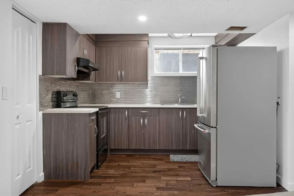113 Mt Lorette Place SE Calgary AB T2Z 2M1