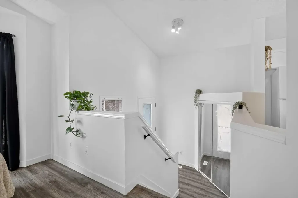 113 Mt Lorette Place SE Calgary AB T2Z 2M1