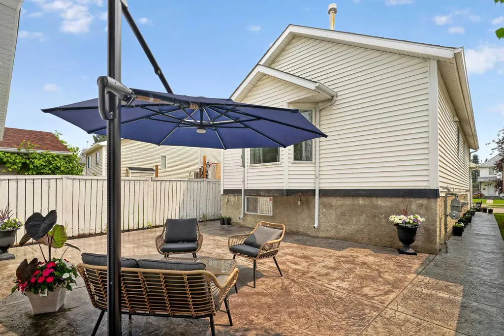 113 Mt Lorette Place SE Calgary AB T2Z 2M1