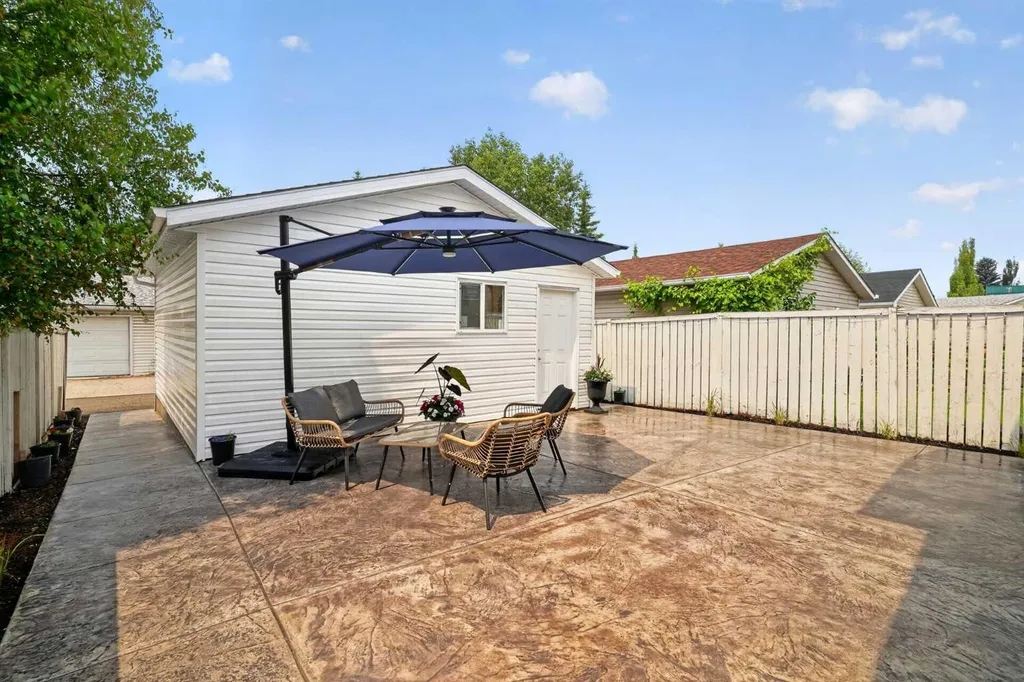 113 Mt Lorette Place SE Calgary AB T2Z 2M1