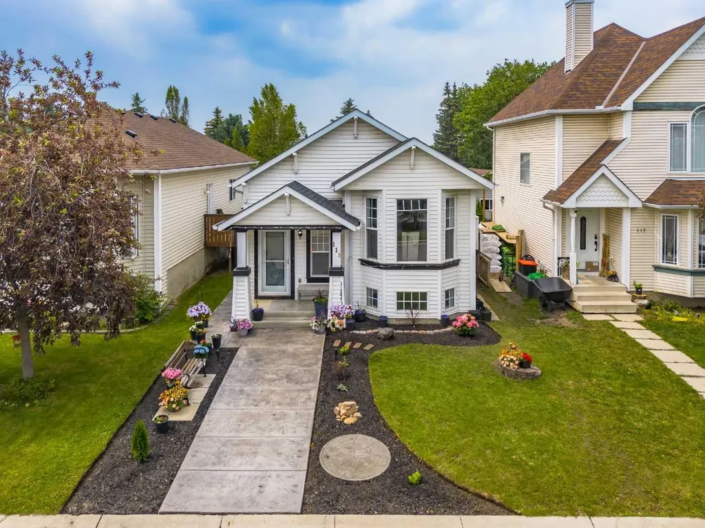 113 Mt Lorette Place SE Calgary AB T2Z 2M1