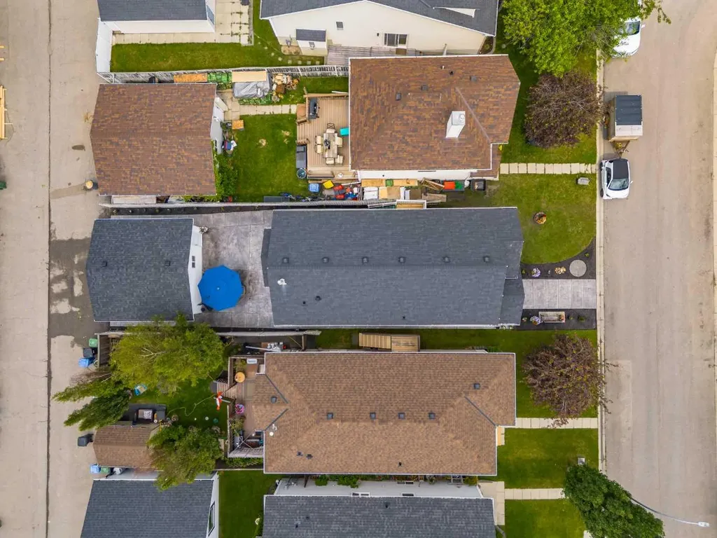 113 Mt Lorette Place SE Calgary AB T2Z 2M1