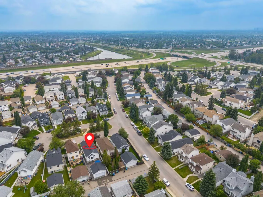 113 Mt Lorette Place SE Calgary AB T2Z 2M1