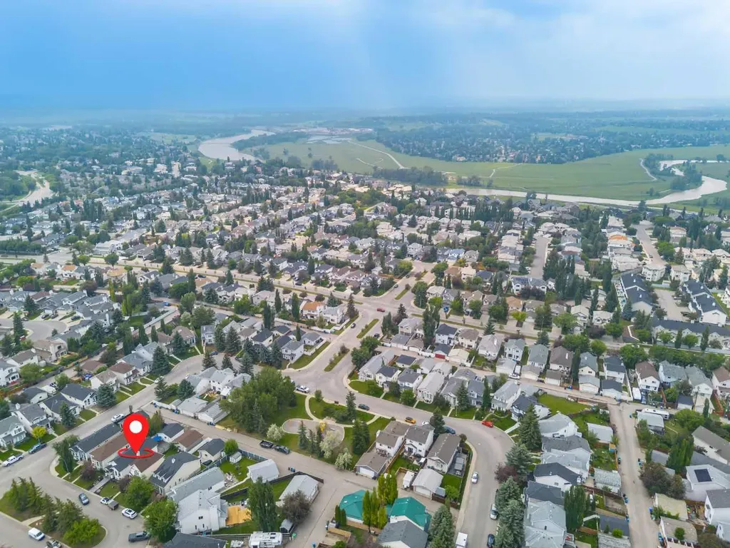 113 Mt Lorette Place SE Calgary AB T2Z 2M1