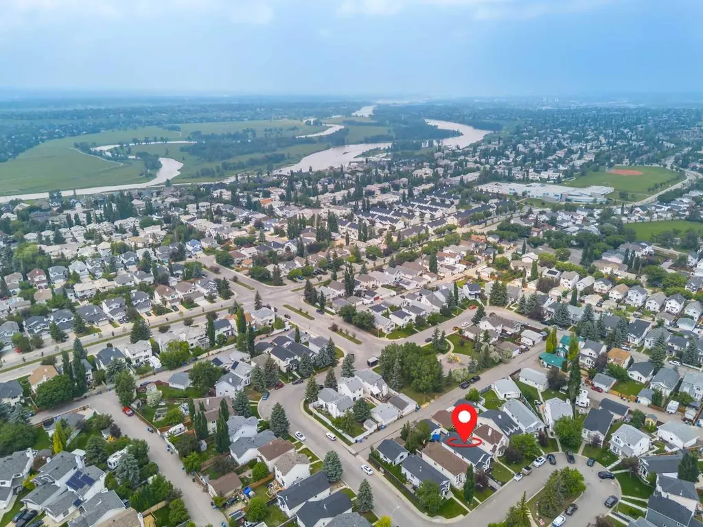 113 Mt Lorette Place SE Calgary AB T2Z 2M1