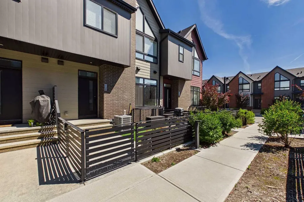 906 Sage Meadows Gardens NW Calgary AB T3P 1K3