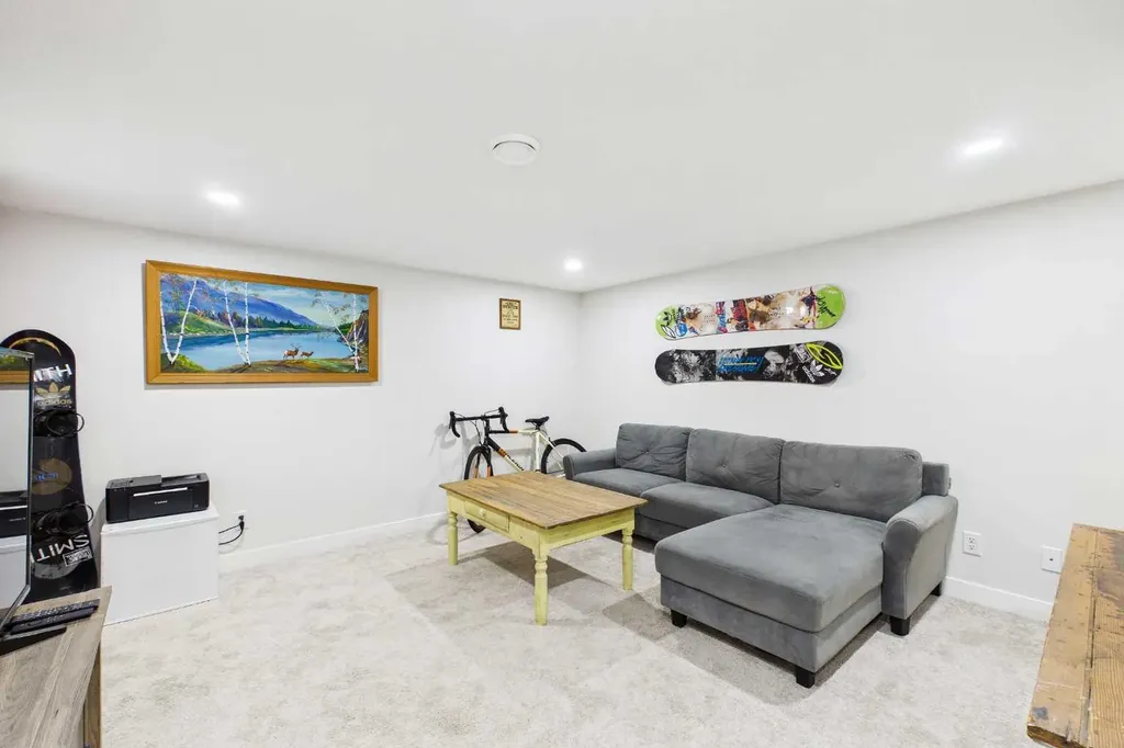 906 Sage Meadows Gardens NW Calgary AB T3P 1K3
