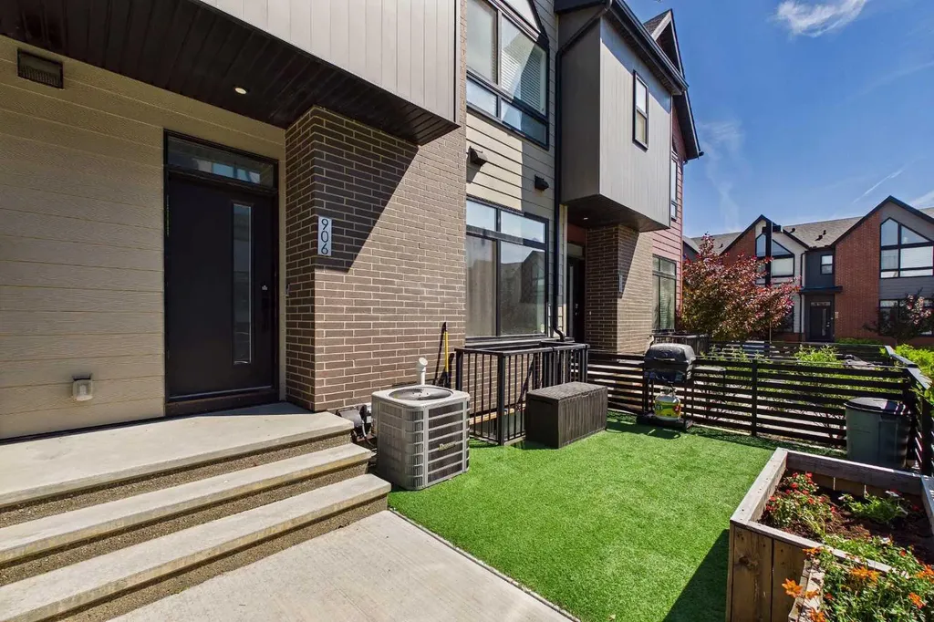 906 Sage Meadows Gardens NW Calgary AB T3P 1K3