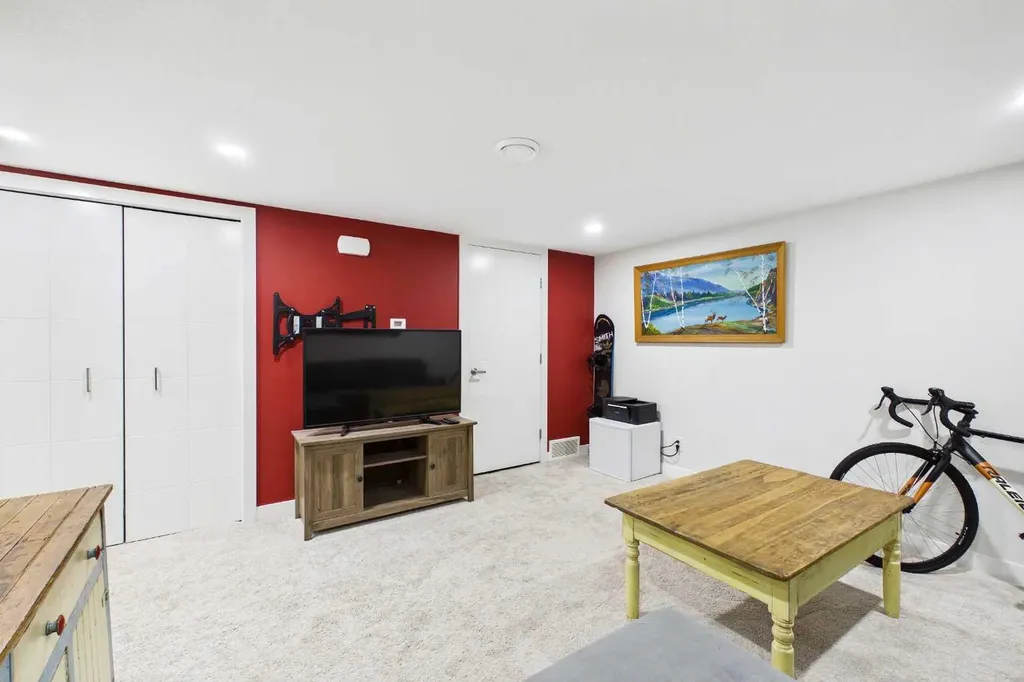906 Sage Meadows Gardens NW Calgary AB T3P 1K3